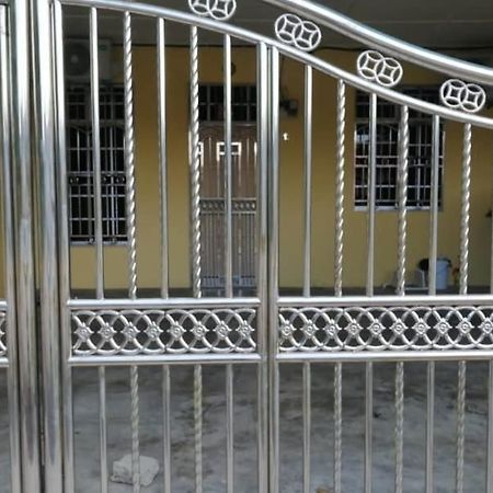 E&Y Homestay Kuala Rompin Exterior foto